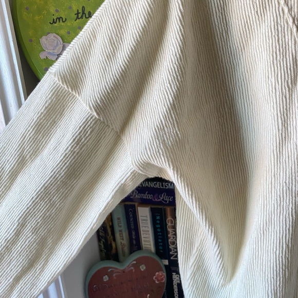 Texture & Thread | Off White Textured Seamed Henley Top - Picture 4 of 11